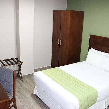 Hotel San Agustin Plaza Latacunga Eksteriør billede