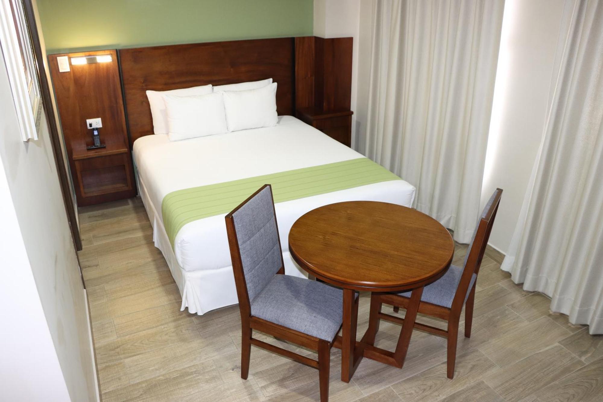 Hotel San Agustin Plaza Latacunga Eksteriør billede
