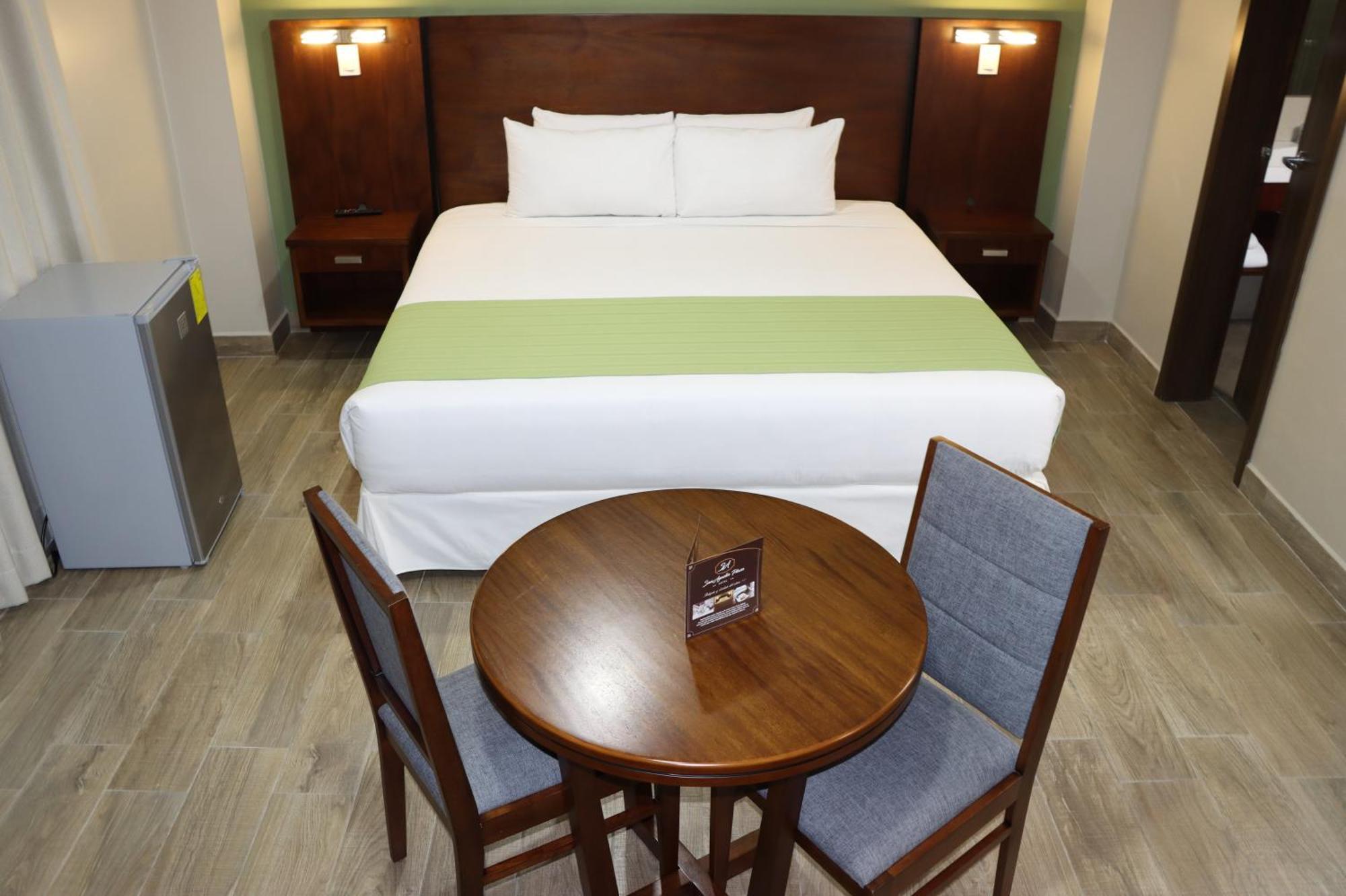 Hotel San Agustin Plaza Latacunga Eksteriør billede